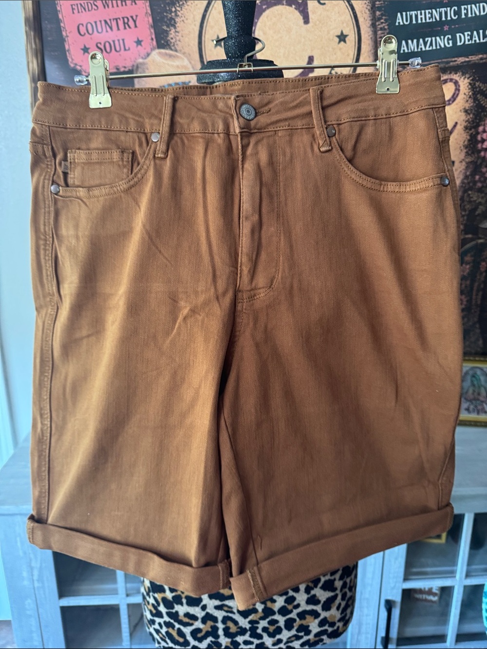 JUDY BLUE Women’s Casual Rust Brown Walking Shorts - 1XL